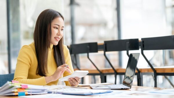 businesswoman-working-financial-investment-on-calculator-economic-commercial-concept-.jpg businesswoman-working-financial-investment-on-calculator-economic-commercial-concept-.jpg