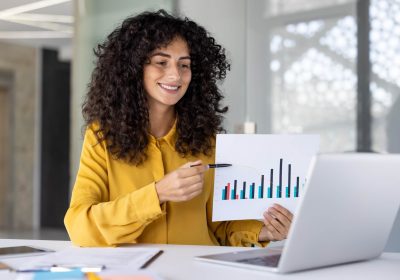 online-business-presentation-conference-woman-happily-smiling-showing-sharing-financial-investment.jpg